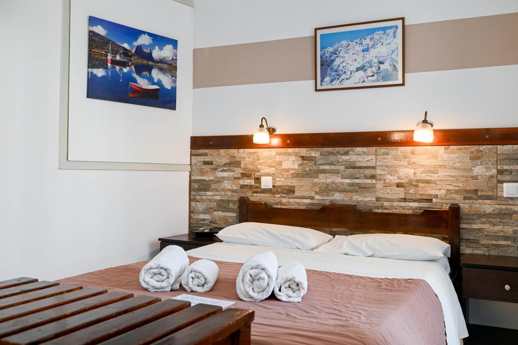 Narkissos Hotel Kamári Dış mekan fotoğraf