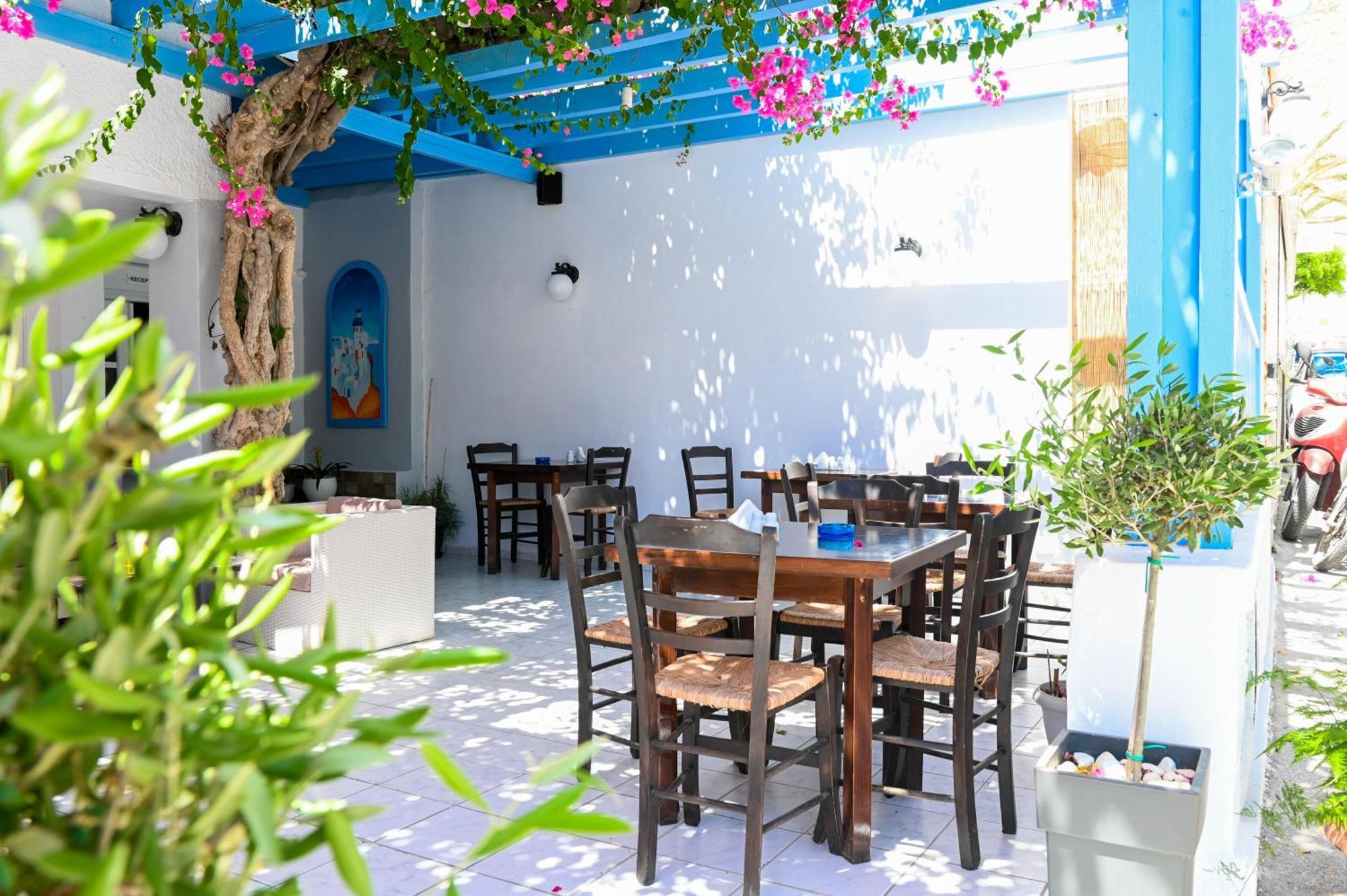 Narkissos Hotel Kamári Dış mekan fotoğraf