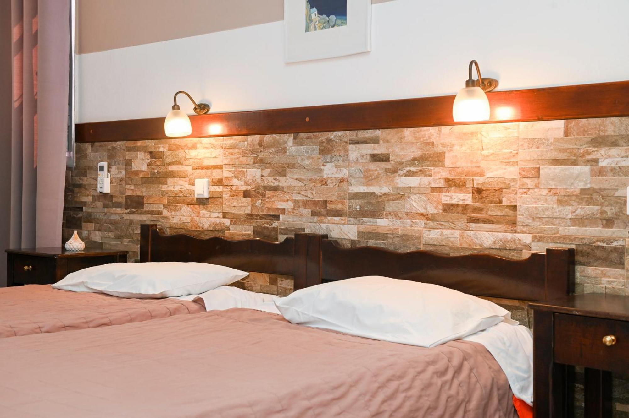 Narkissos Hotel Kamári Dış mekan fotoğraf